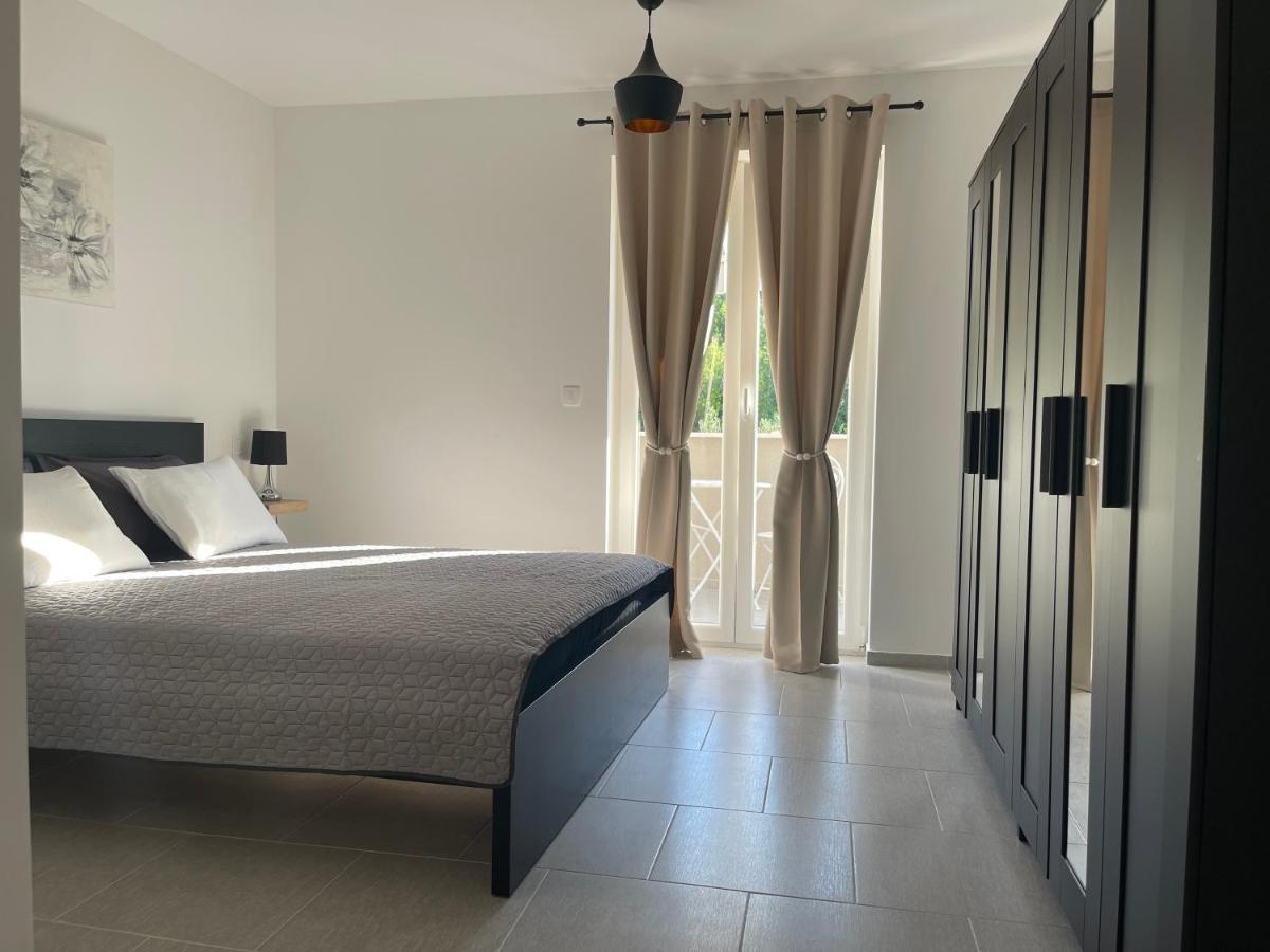 Villa Nika & Eva Cres Bagian luar foto